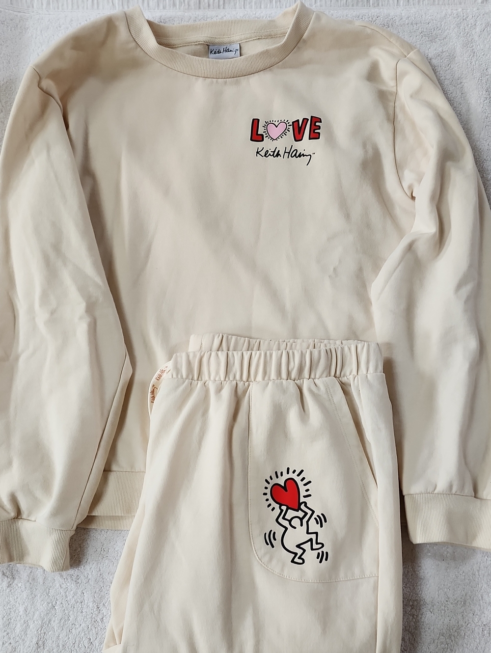 Keith Haring LOVE Cream Sweatshirt & Joggers Set Size XL Preowned